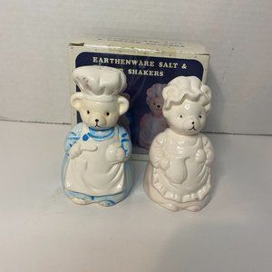 Earthware Salt & Pepper Shackers  Mama and Papa Bear ( B1 )